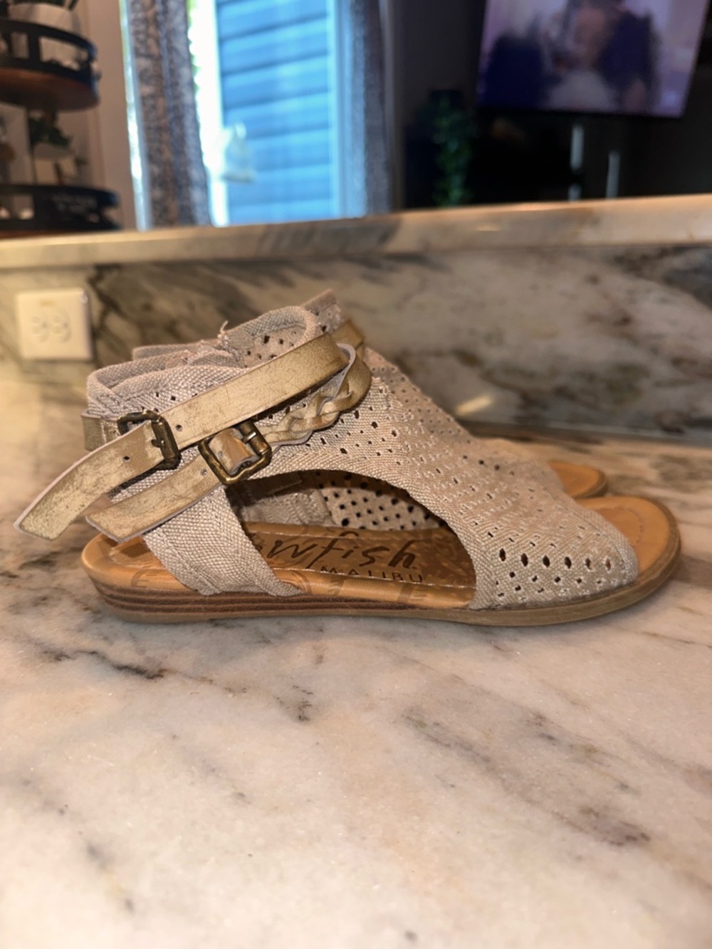 Blowfish Size 8.5 Beige Perforated Open-Toe Sandal‎